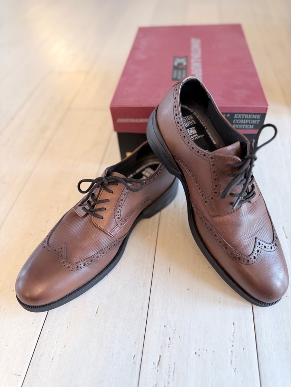 Johnston & Murphy Brown Leather Wingtip Derby Shoes